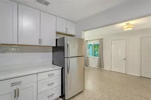 209 Briggs Ct, Sarasota, FL 34237 - Photo 13