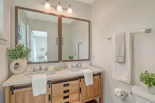 209 Briggs Ct, Sarasota, FL 34237 - Photo 19