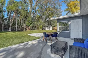 209 Briggs Ct, Sarasota, FL 34237 - Photo 31