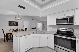 4148 Center Pointe Cir, Sarasota, FL 34233 - Photo 11