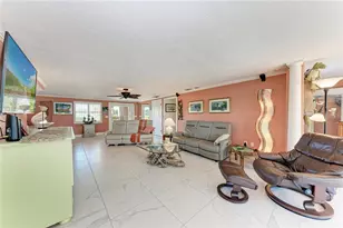 608 Hampshire Ln, Holmes Beach, FL 34217 - Photo 17