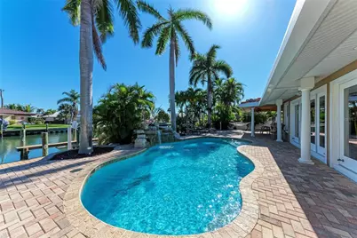 608 Hampshire Lane, Holmes Beach, FL 34217 - Photo 55