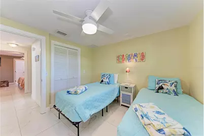 608 Hampshire Lane, Holmes Beach, FL 34217 - Photo 39