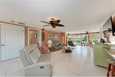 608 Hampshire Lane, Holmes Beach, FL 34217 - Photo 15