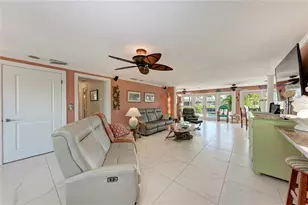 608 Hampshire Ln, Holmes Beach, FL 34217 - Photo 15