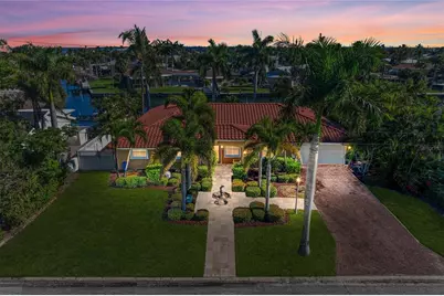 608 Hampshire Lane, Holmes Beach, FL 34217 - Photo 3