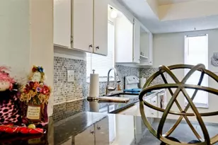 7811 43rd Ave Dr W, Bradenton, FL 34209 - Photo 9