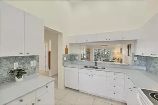 8735 Olde Hickory Ave, Sarasota, FL 34238 - Photo 15