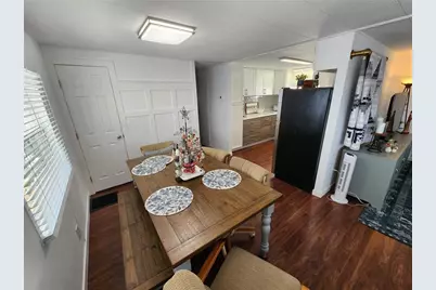 2204 17th Street Court W, Bradenton, FL 34205 - Photo 9