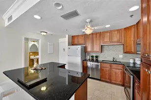 1102 Benjamin Franklin Dr, Sarasota, FL 34236 - Photo 19