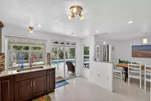 3326 Rowena St, Sarasota, FL 34231 - Photo 9