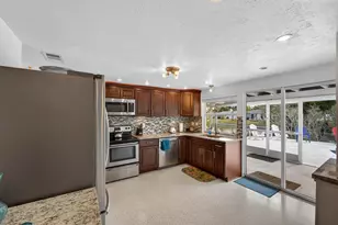3326 Rowena St, Sarasota, FL 34231 - Photo 9