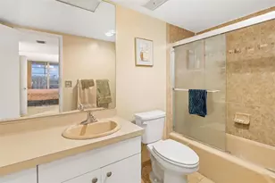 7461 W Country Club Dr, Sarasota, FL 34243 - Photo 25