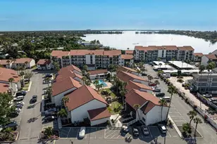 1624 Stickney Point Rd, Sarasota, FL 34231 - Photo 3