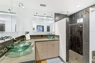 1939 High Point Dr, Sarasota, FL 34236 - Photo 37