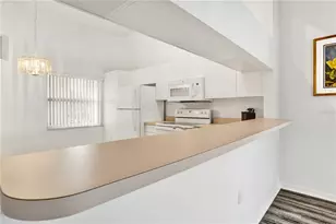 6228 Country Club Way, Sarasota, FL 34243 - Photo 11