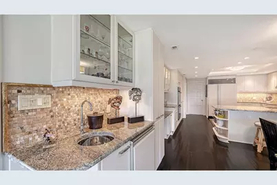 2550 Harbourside Drive #324, Longboat Key, FL 34228 - Photo 17
