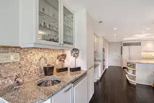 2550 Harbourside Dr, Longboat Key, FL 34228 - Photo 17