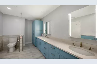 2110 Harbourside Drive #558, Longboat Key, FL 34228 - Photo 17