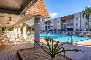 1310 Glen Oaks Dr E, Sarasota, FL 34232 - Photo 31