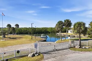 8632 Dunmore Dr, Sarasota, FL 34231 - Photo 43