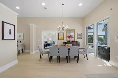 8632 Dunmore Drive, Sarasota, FL 34231 - Photo 11