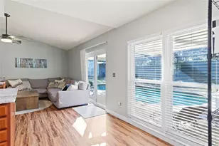 1305 Peachfield Dr, Valrico, FL 33596 - Photo 9