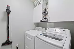 1305 Peachfield Dr, Valrico, FL 33596 - Photo 13