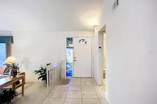 4683 Oak Hollow Dr, Sarasota, FL 34241 - Photo 7