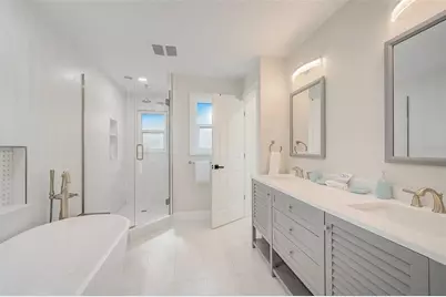 5708 Holmes Boulevard, Holmes Beach, FL 34217 - Photo 23