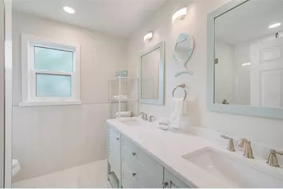 5708 Holmes Boulevard, Holmes Beach, FL 34217 - Photo 33