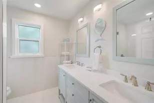 5708 Holmes Blvd, Holmes Beach, FL 34217 - Photo 33