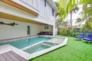 5708 Holmes Blvd, Holmes Beach, FL 34217 - Photo 5