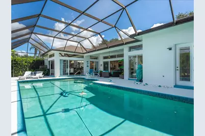 8687 Woodbriar Drive, Sarasota, FL 34238 - Photo 37