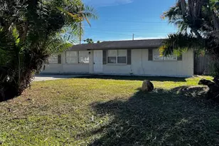 425 Palmetto Dr, Venice, FL 34293 - Photo 1