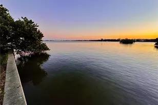 1621 Memory Ln, Sarasota, FL 34231 - Photo 3