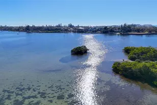 1621 Memory Ln, Sarasota, FL 34231 - Photo 3