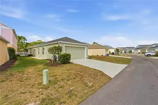 12642 Shimmering Oak Cir, Venice, FL 34293 - Photo 15