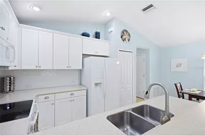 12642 Shimmering Oak Circle, Venice, FL 34293 - Photo 7