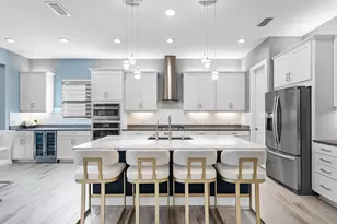 8262 Grande Shores Dr, Sarasota, FL 34240 - Photo 19