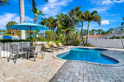 207 75th Street #E, Bradenton Beach, FL 34217 - Photo 9