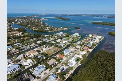 579 Bayview Drive, Longboat Key, FL 34228 - Photo 9