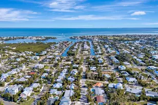 207 75th St, Bradenton Beach, FL 34217 - Photo 39