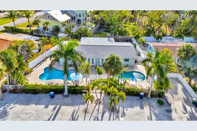 207 75th Street #E, Bradenton Beach, FL 34217 - Photo 1