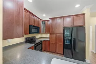 8015 Limestone Ln, Sarasota, FL 34233 - Photo 7