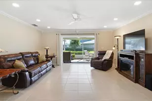 3908 Center Gate Cir, Sarasota, FL 34233 - Photo 11