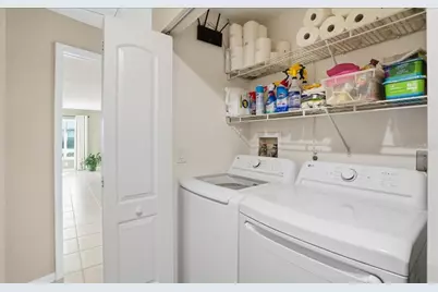 3908 Center Gate Circle #27, Sarasota, FL 34233 - Photo 33
