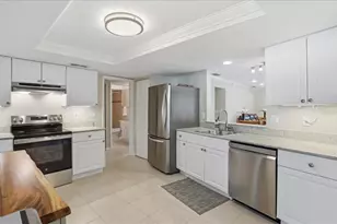 3908 Center Gate Cir, Sarasota, FL 34233 - Photo 17