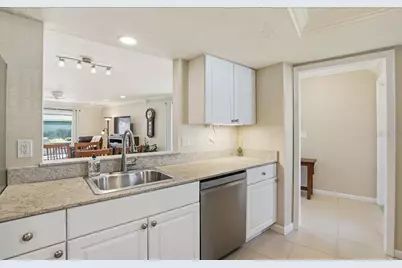 3908 Center Gate Circle #27, Sarasota, FL 34233 - Photo 19