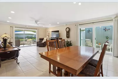 3908 Center Gate Circle #27, Sarasota, FL 34233 - Photo 9